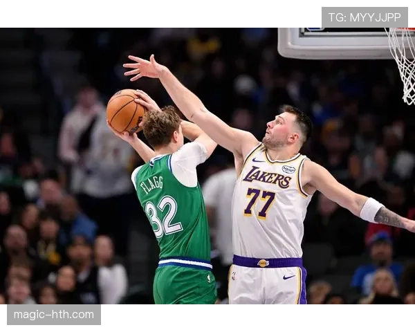 威斯布鲁克改变持球节奏主导快攻，提升湖人转换进攻效率